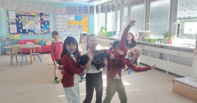 🌞 Starting Our Day with Smiles in Grade 2-B 🌈